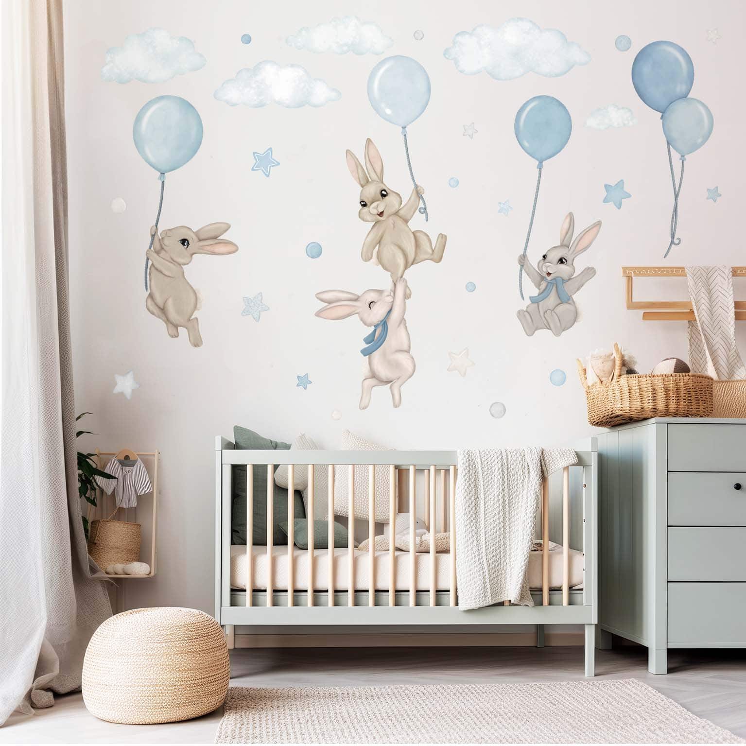 decoration murale chambre bebe bleu nuages etoiles
